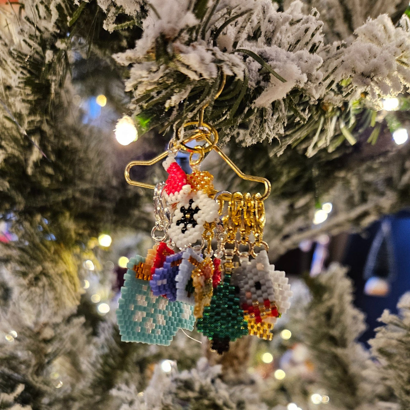 Marqueur de mailles en perle tissé Collection des fêtes - Tasse festive